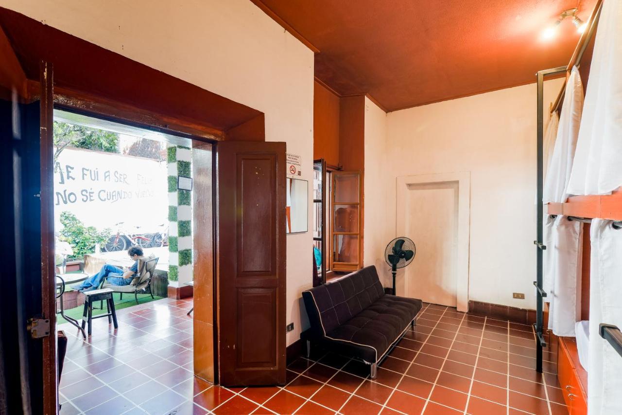 Capsule Hostel Guatemala City Екстериор снимка