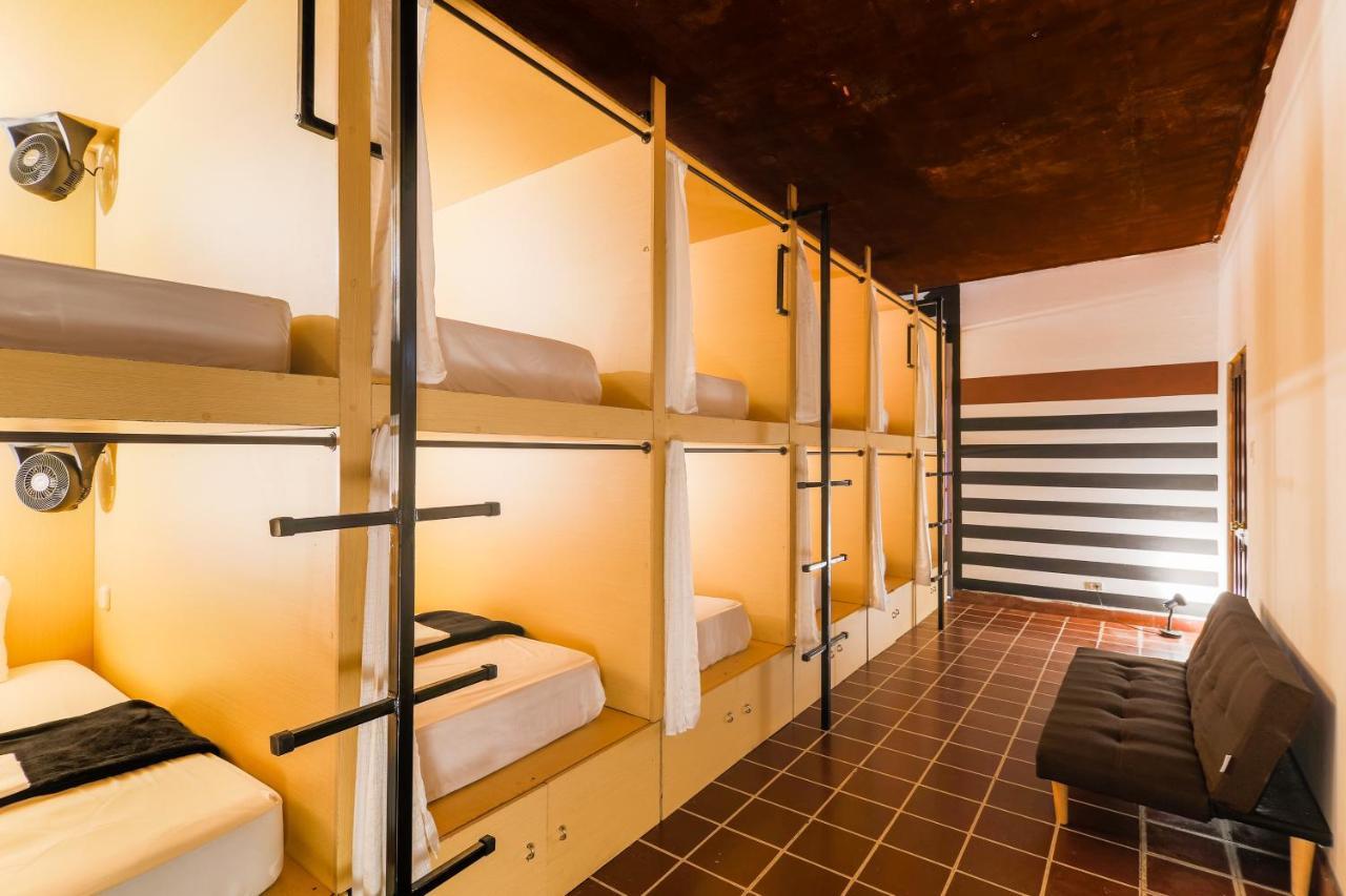 Capsule Hostel Guatemala City Екстериор снимка