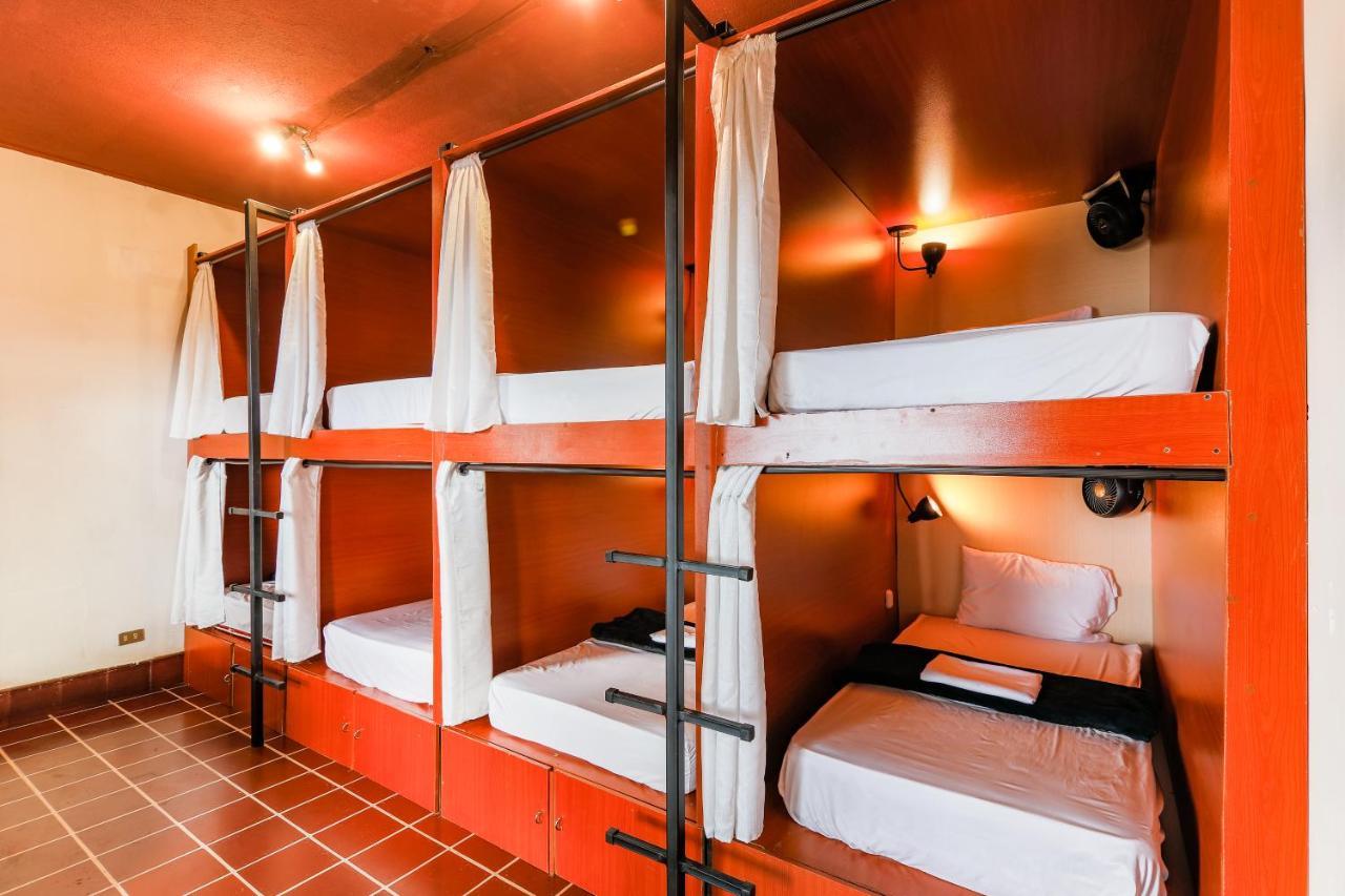 Capsule Hostel Guatemala City Екстериор снимка