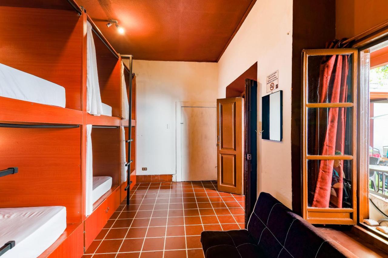 Capsule Hostel Guatemala City Екстериор снимка