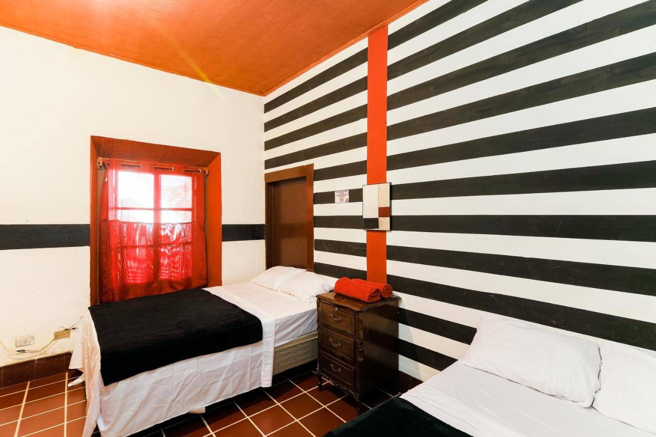 Capsule Hostel Guatemala City Екстериор снимка