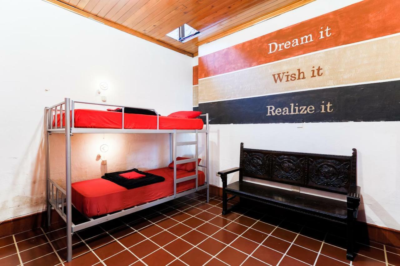 Capsule Hostel Guatemala City Екстериор снимка